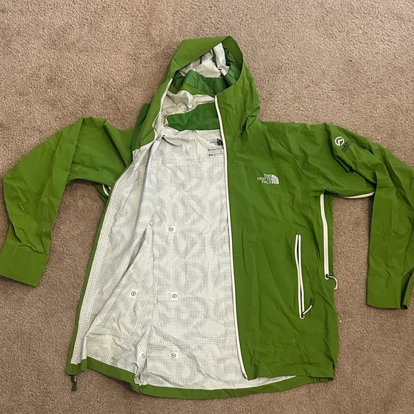The North Face Vibrant Green Outdoor Jacket - Picture 2 of 3
